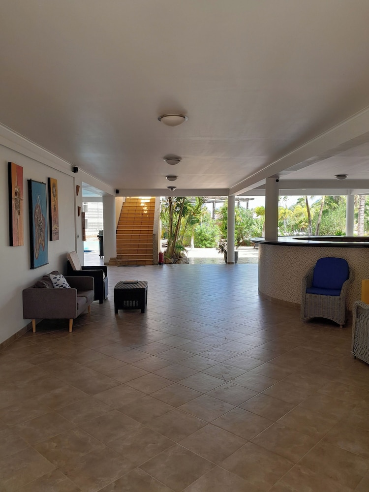 Bella Breeze Resort