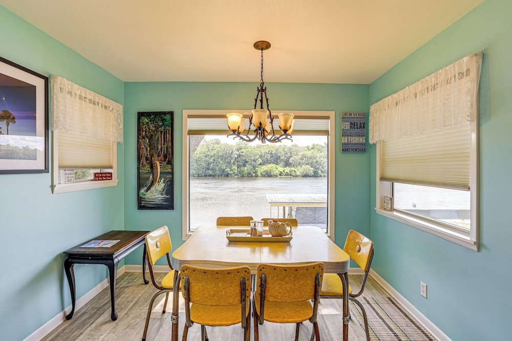 Dock + Screened Porch: Suwannee River Retreat!