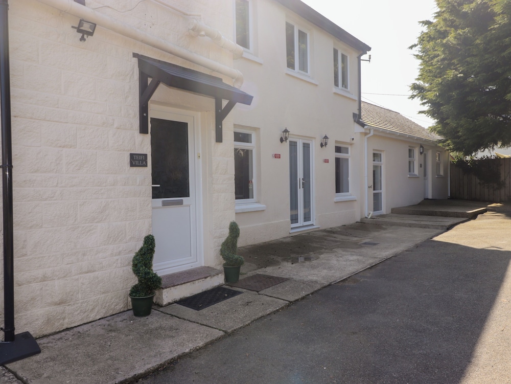 Teifi Villa