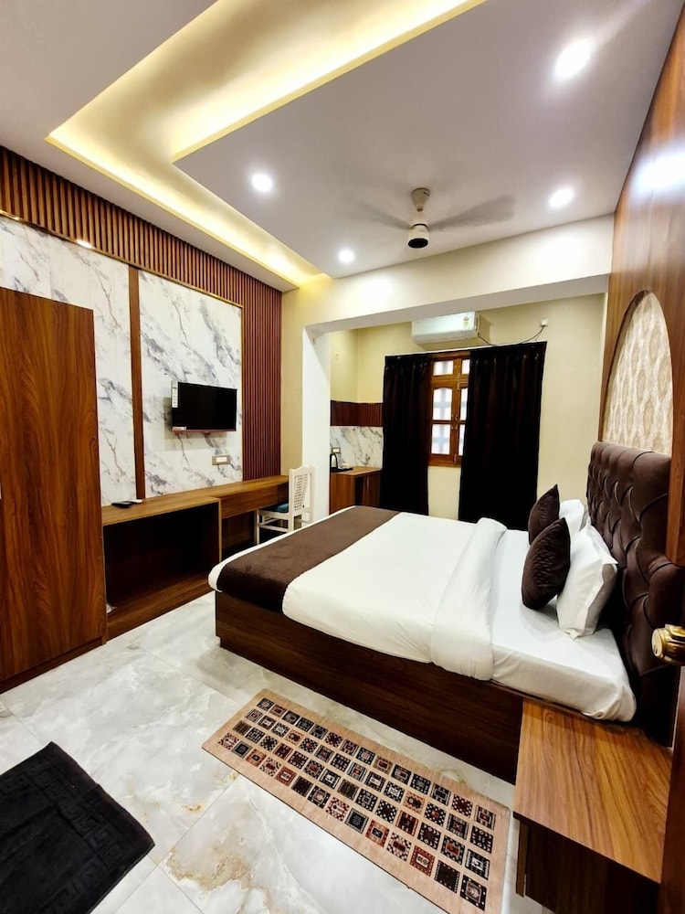 Ragam Residency