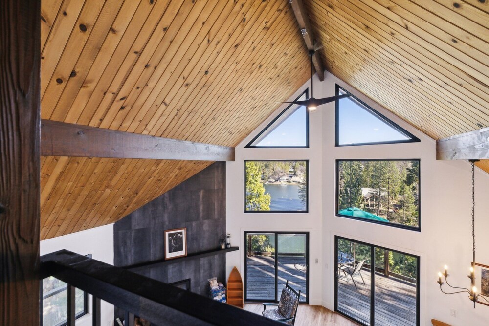 Golden Peak Cabin 3 Bedroom Home by Yosemite Region Resorts