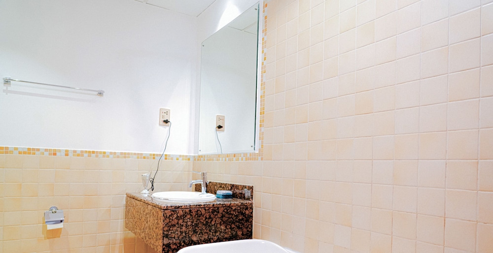 Sundrift Dubai Hostel