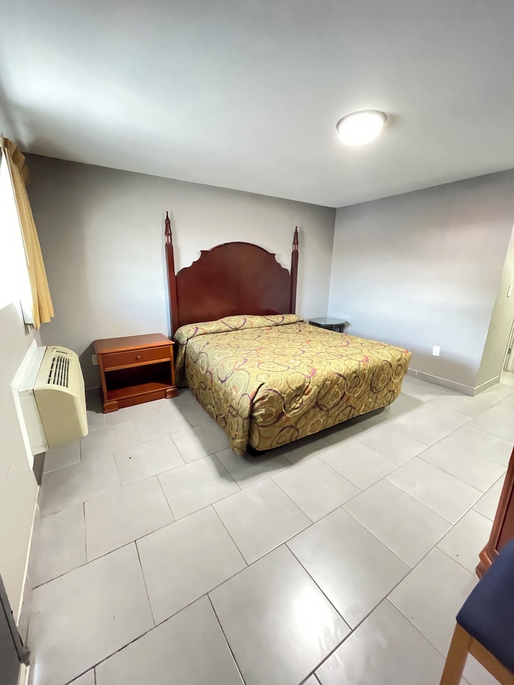 Westerner Motel