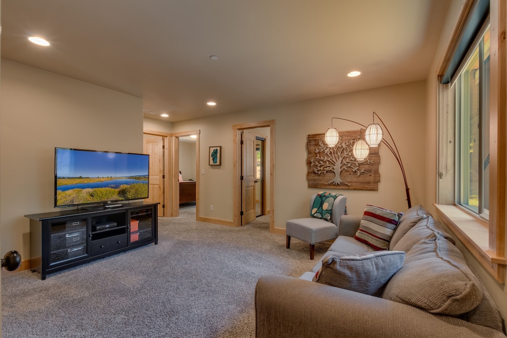 The Westlands Lodge 1135ac 4 Bedroom Home