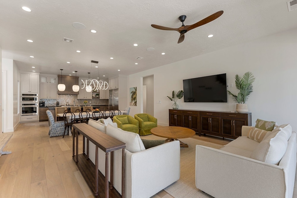 Lula Cove 7 Bedroom Home