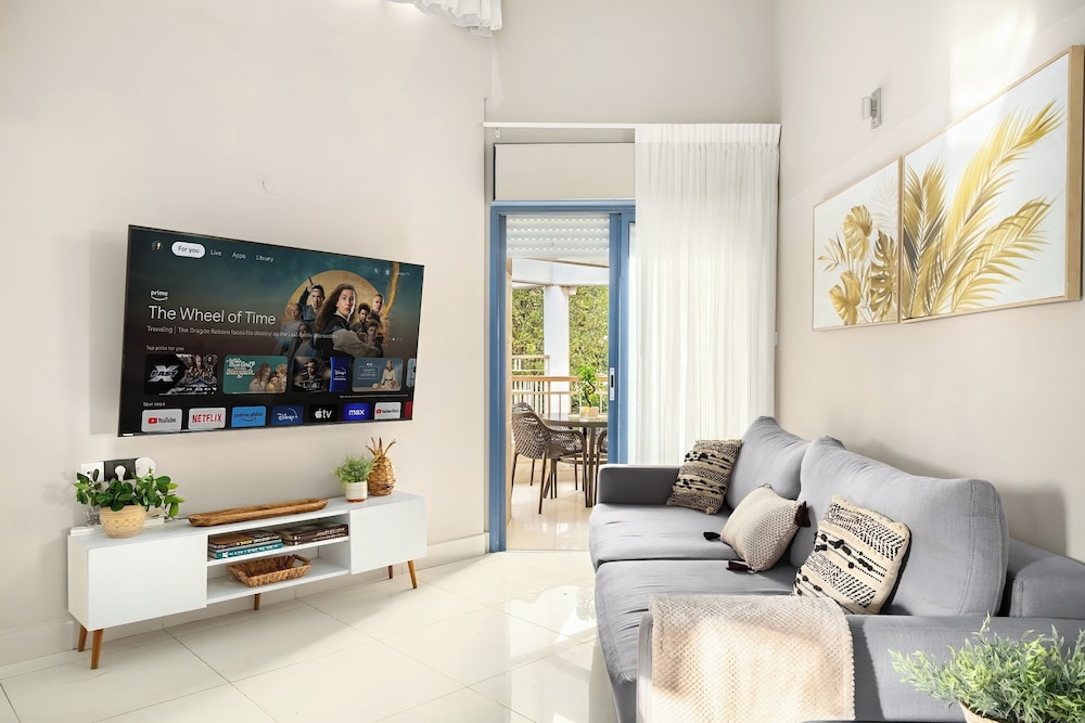 Royal Park Apt Resort by Sea N Rent