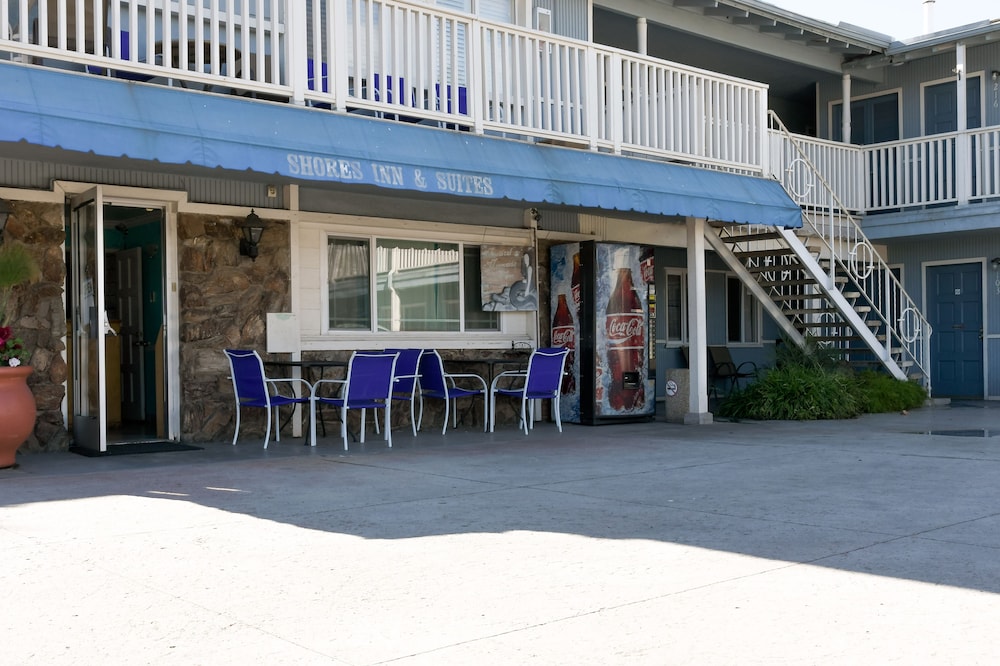 The Shores Inn and Beach Houses
