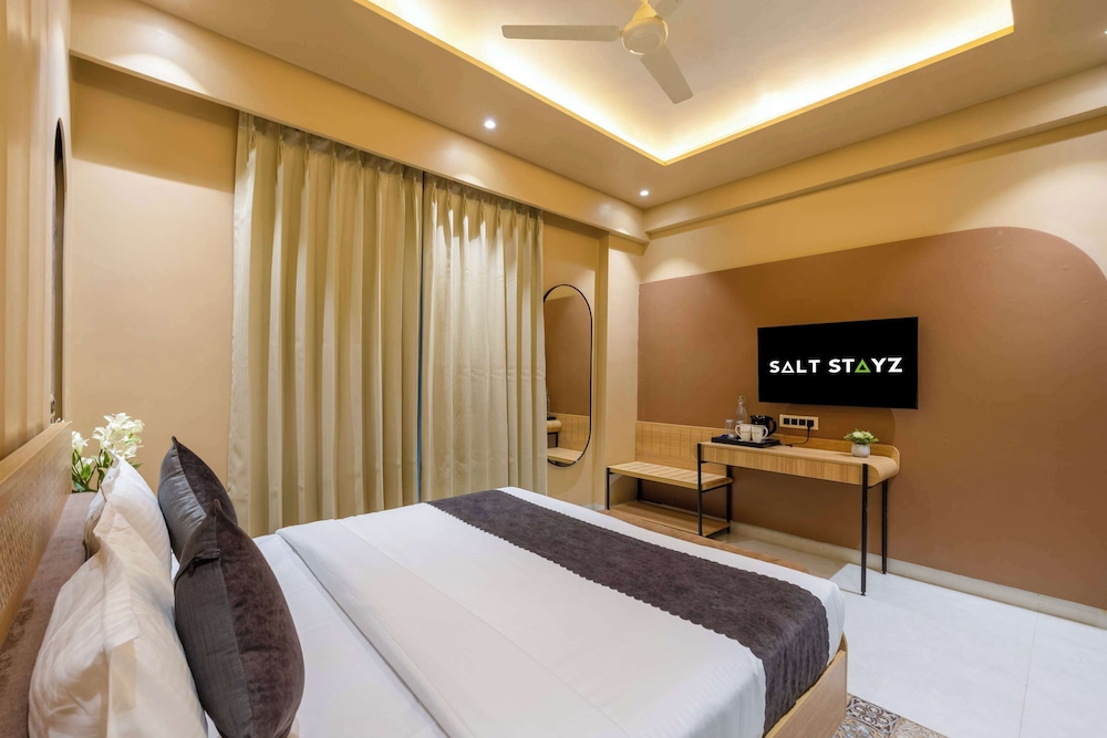 Saltstayz Premier - Sector 50 & Golf Course Ext Road