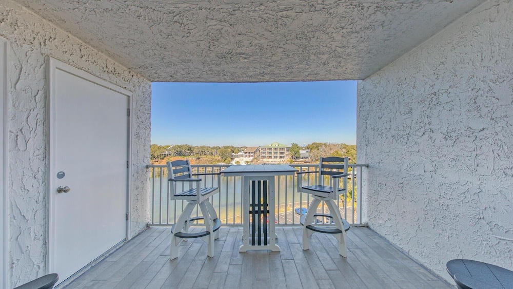 Dolphin Point 601b view 4