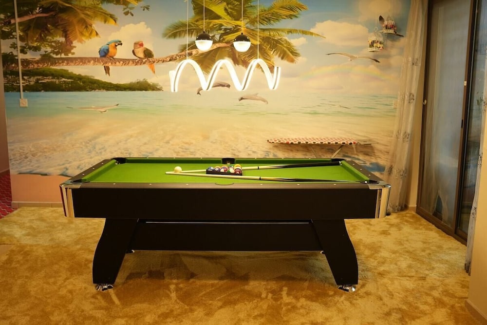 Free Gym and Pool Near to Beach Bunk Bed