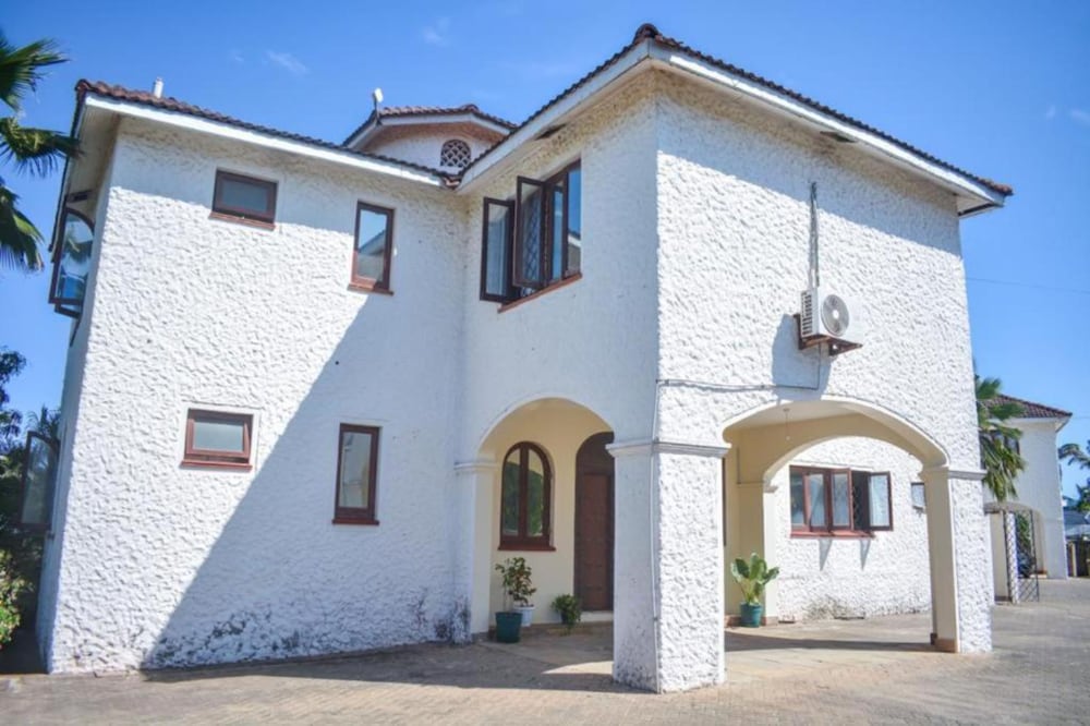 Stay.Plus Creek Residence Nyali