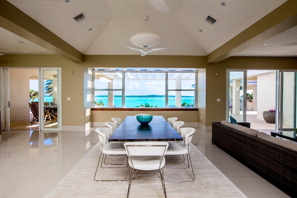 5 BR Waterfront Villa On Chalk Sound Blue Water