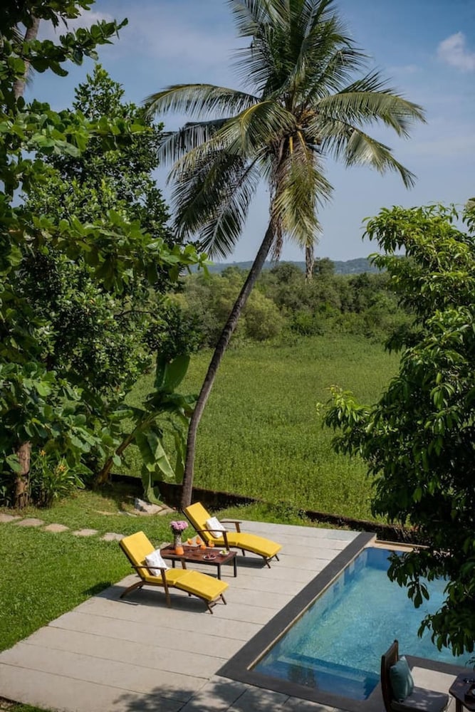 Frangipani by Hireavilla - 4BR w Pool Field View