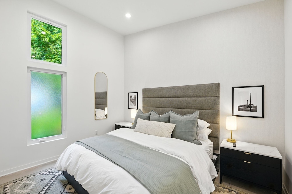 500 House - Unit B 2 Bedroom Townhouse