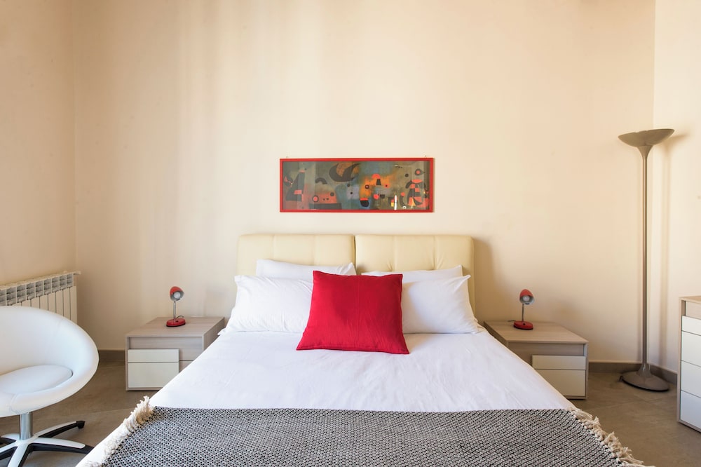 Santa Cecilia Luxury Apartments by Wonderful Italy view 4