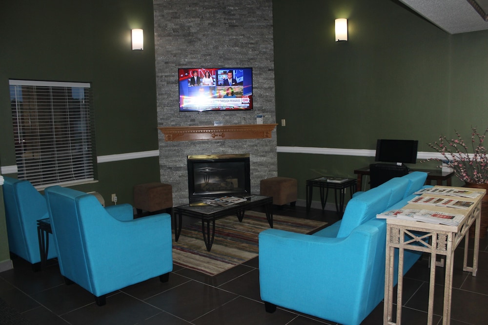 Seymour Vacations - Quality Inn North Vernon near Hwy 50 - Property Image 1