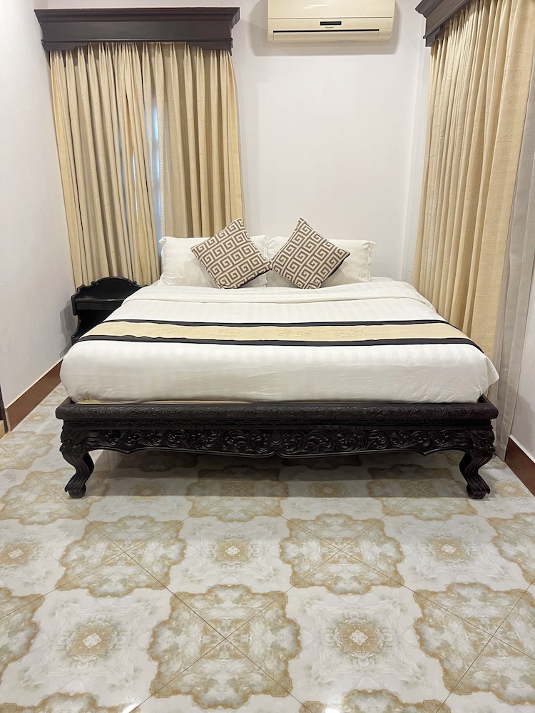 Luang Prabang Bakery & Guest House