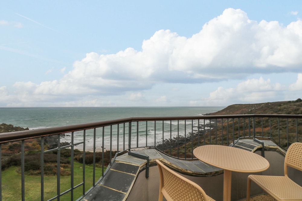 Headland Apt 17 view 5