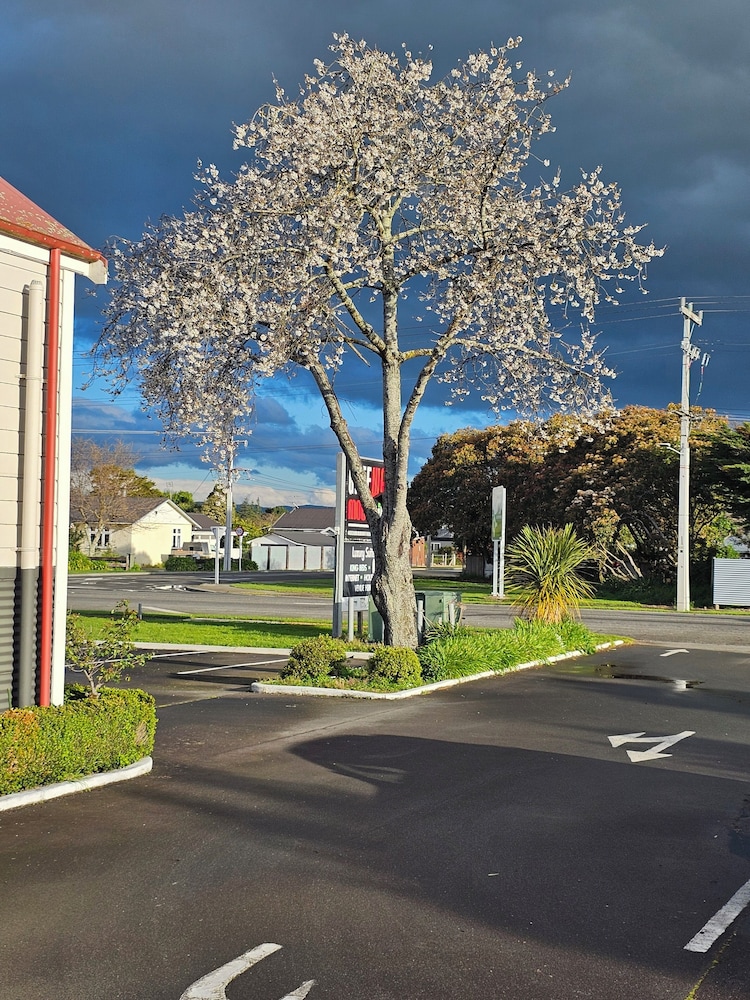 Gateway Motor Inn