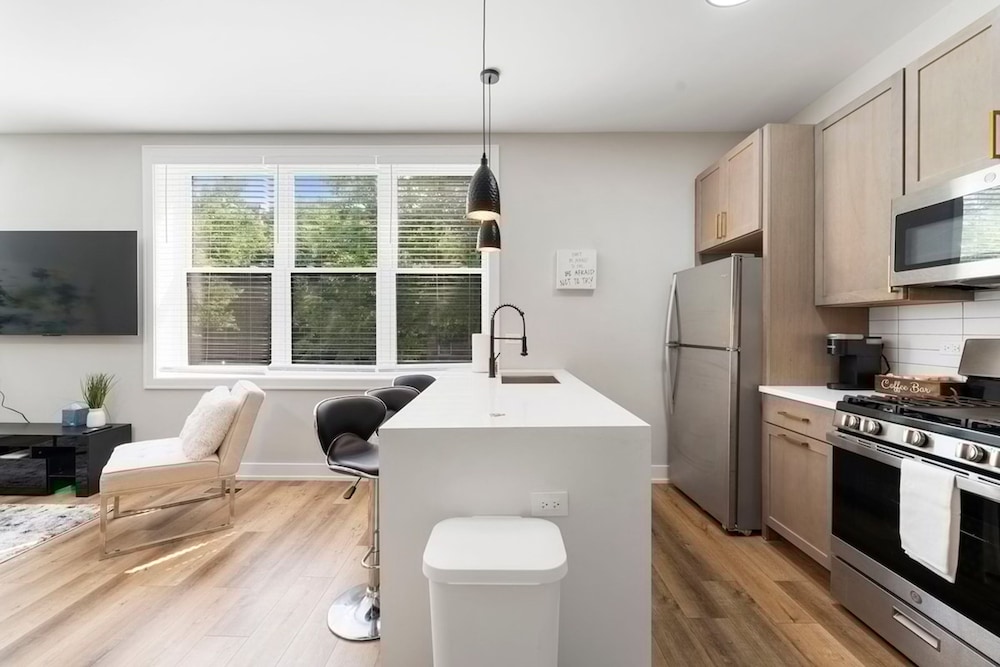 2 Bed 3 Bath Chicago Condo