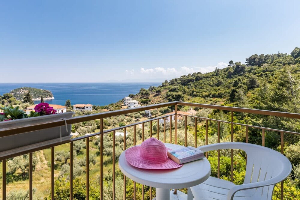 Persephone Seaview Room - Ariadne Skopelos Getaway