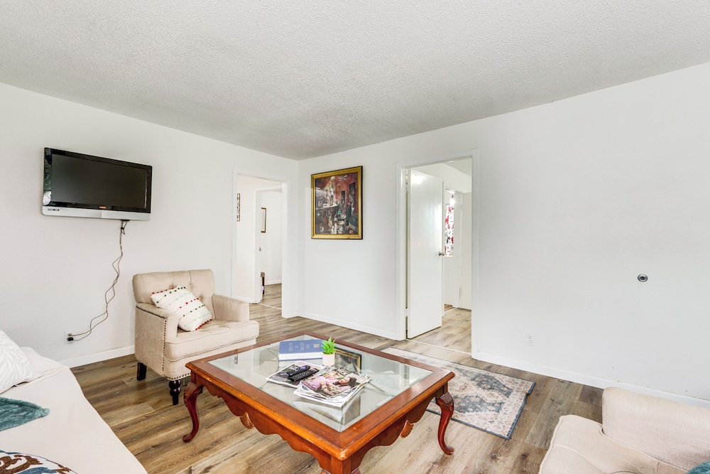1 Mi to Main St Joplin: Cozy Home w/ Shared Yard!