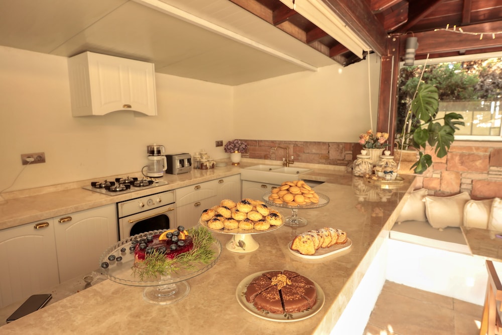 Vrodi By House - Image 23