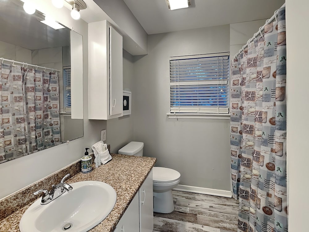 Pleasure Pier Retreat Manor by Ryson Vacation Rentals