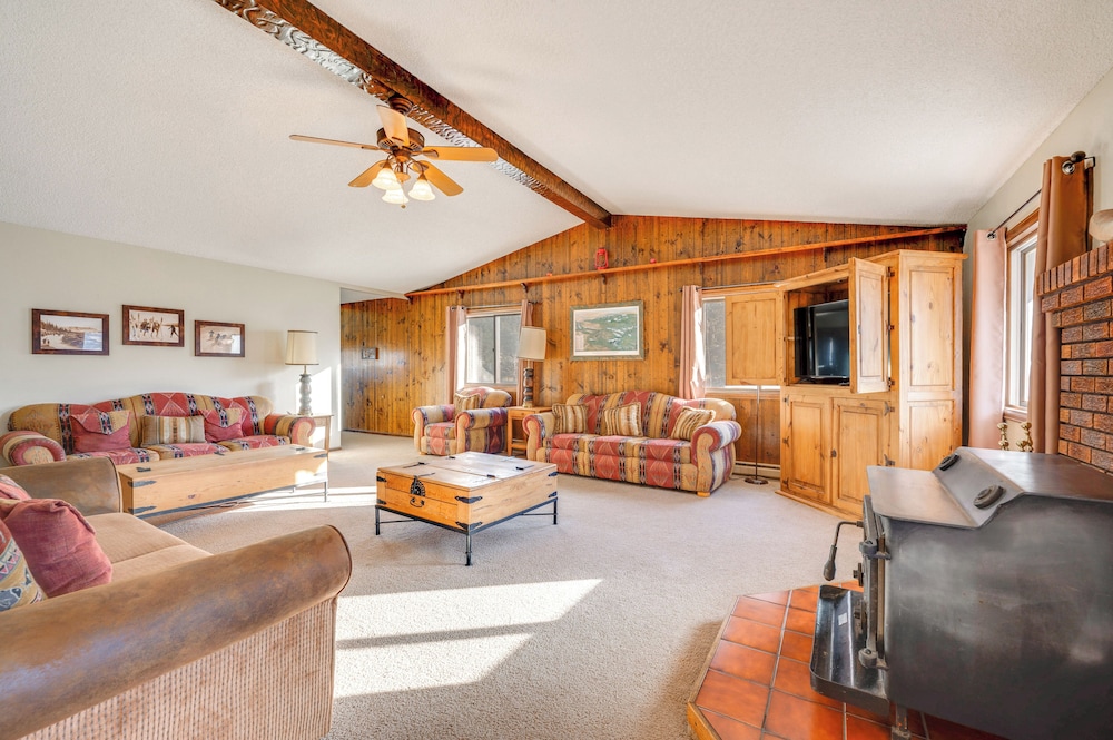 3 Mi to Rocky Mtn National Park: Estes Park Cabin!