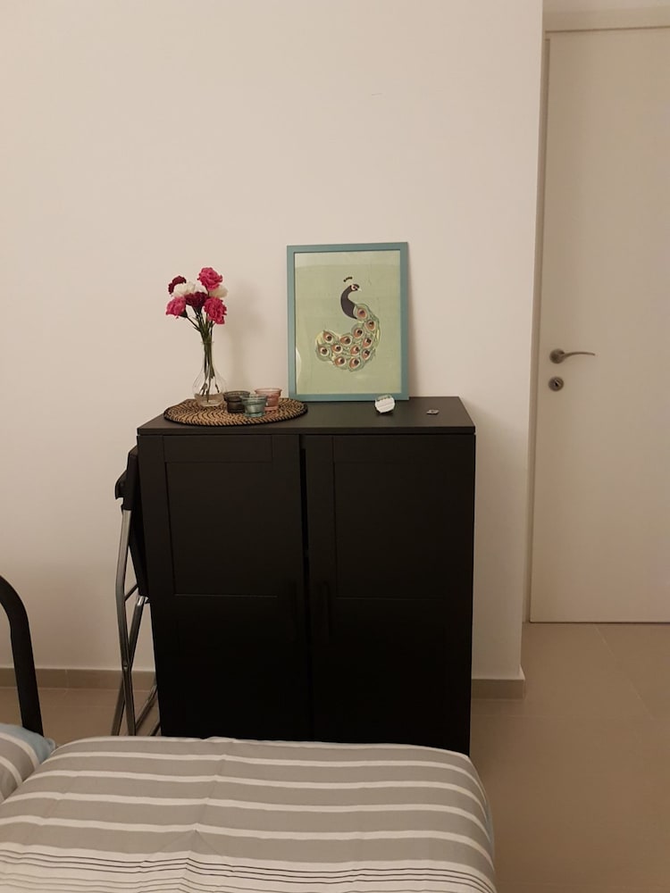 Private Bed and Bathroom in Netanya