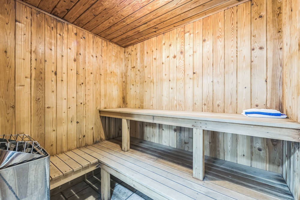 Peaceful Valley 72i - A Cozy Mountain Retreat 2 Bedroom Townhouse by The Summit at Gore Mountain
