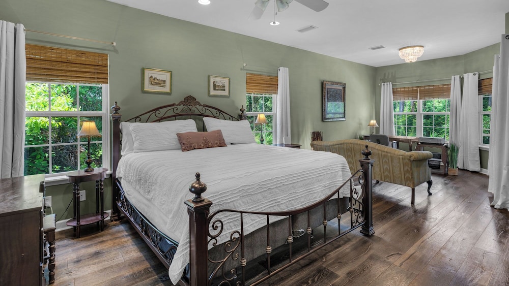 Seacrest 4BR w/ Private Heated Pool + Beach Access & Dolphin Cruise Ticket!