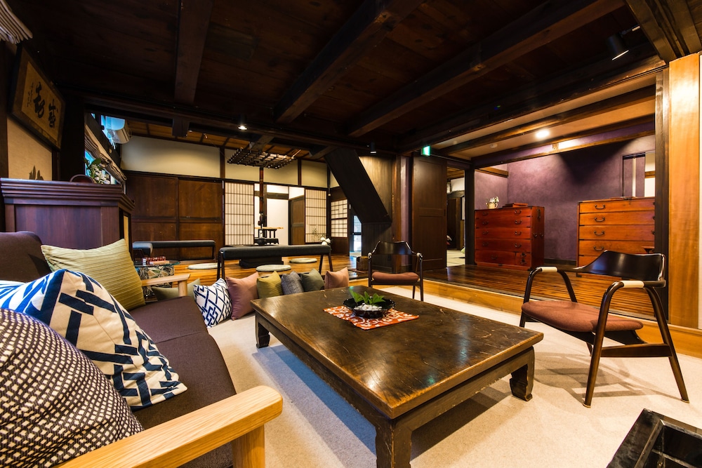 Temple Hotel Takayama Zenkoji view 3