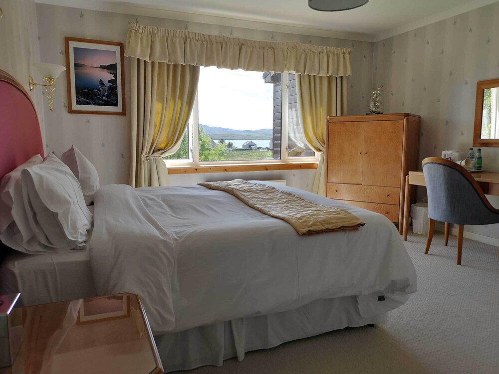 Loch Roag Guest House & Eshcol Guest House