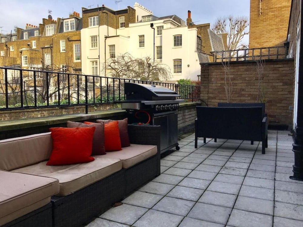 outdoor bbq area