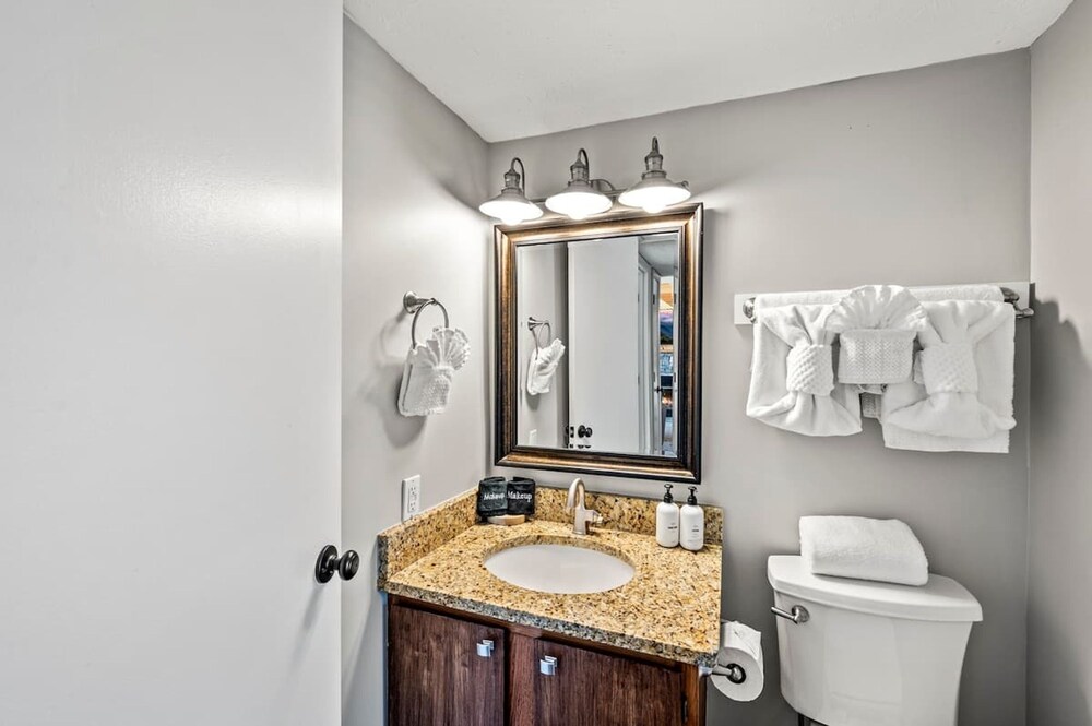 Sleeps 6 Mountain Views Shared Resort Amenities