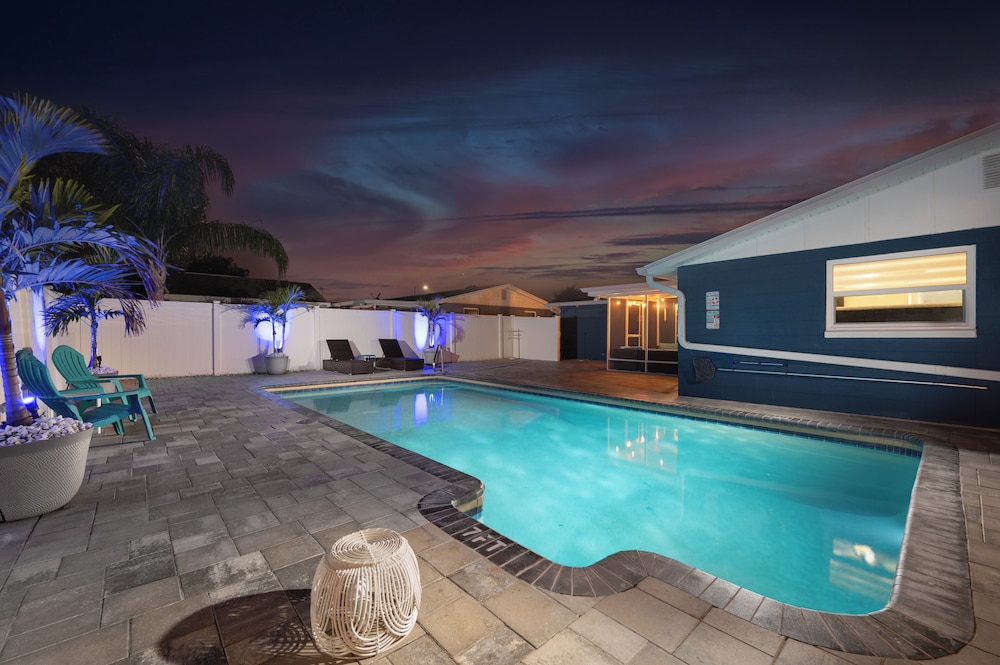 Holiday Oasis w/ Heated Pool: Near Gulf Beaches!