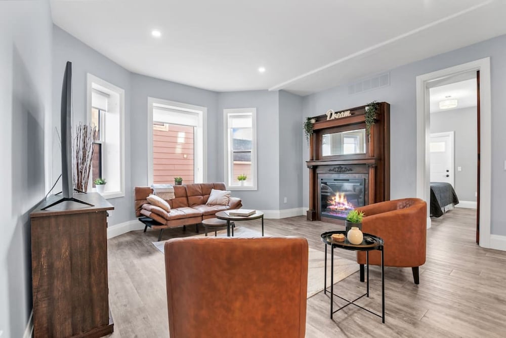 Tranquil 2BR Triplex in the Heart of Shelburne