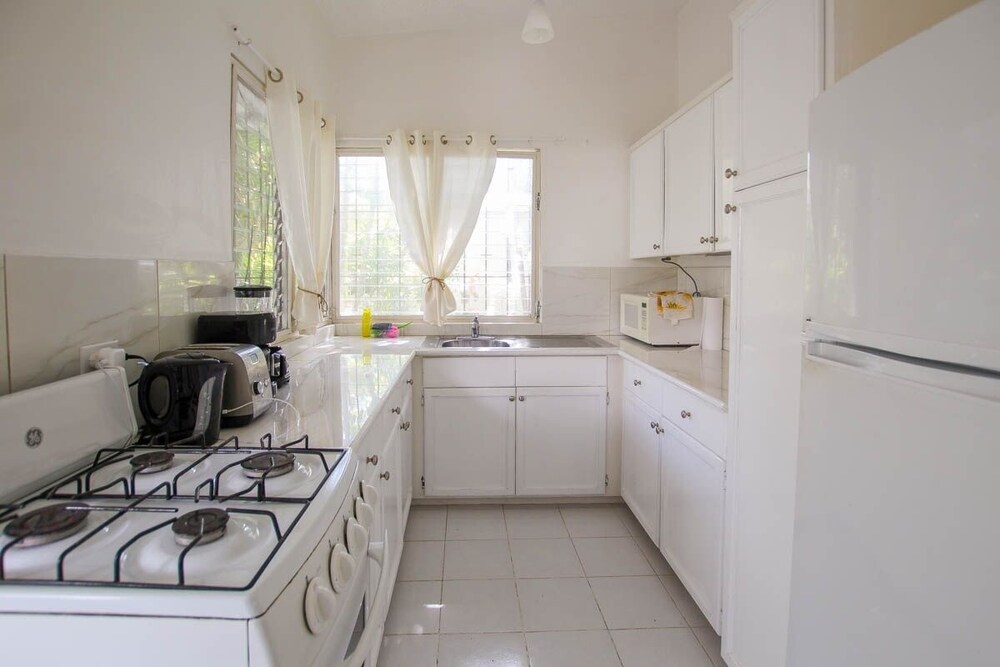 Winter Retreat 2 Bedroom Home by Bluescape