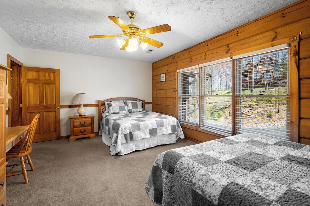 Country Pines Lodge