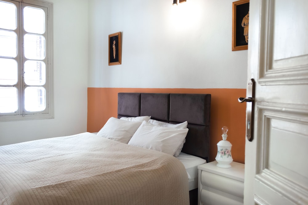 Heart of Old city 3BR by Ahlan Hospitality view 4