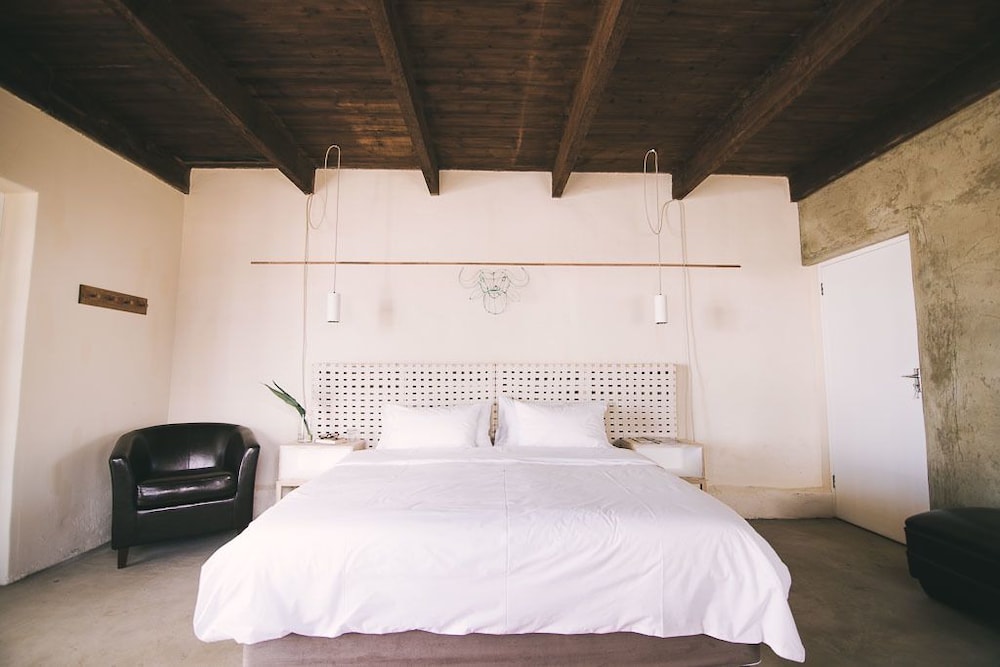 Shiraz Estate Villa & Studios