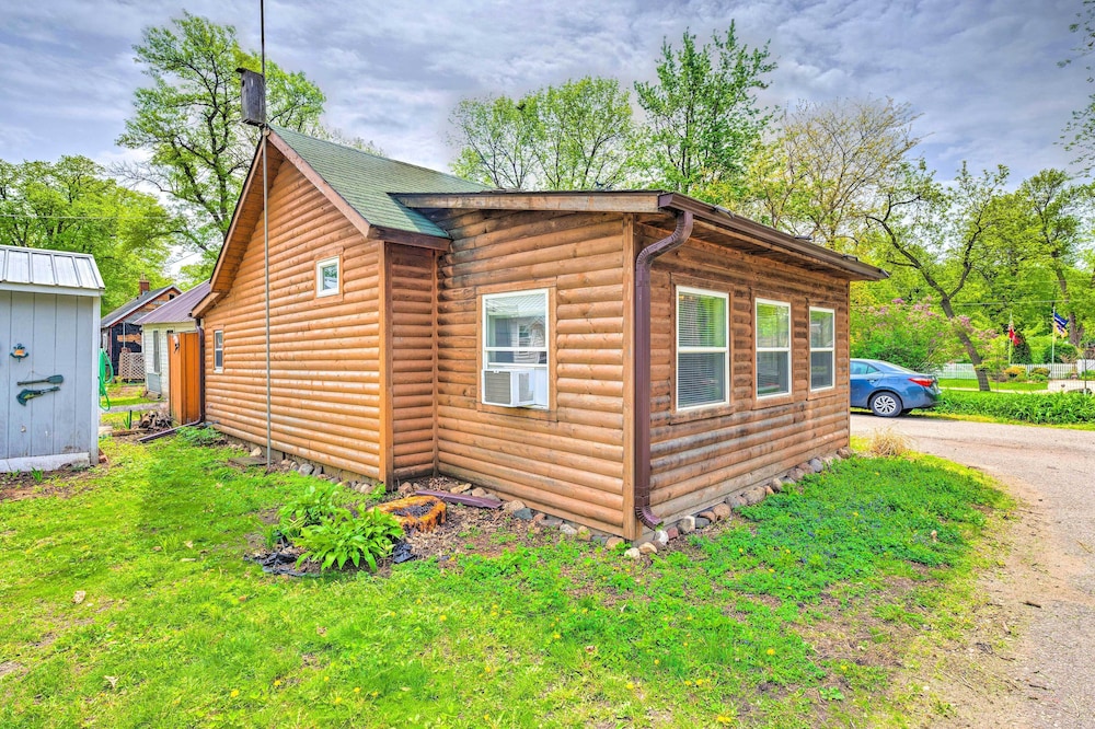 Historic Cabin Retreat: Steps to Okoboji Lake view 5