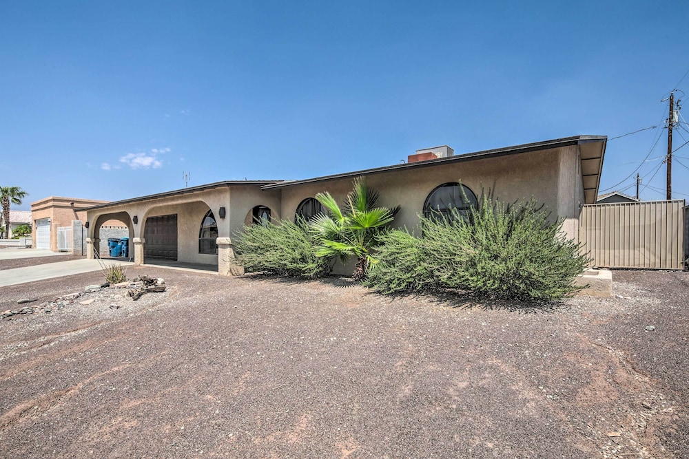 5 Mi to Lake Havasu: Home w/ Yard & Pool view 5