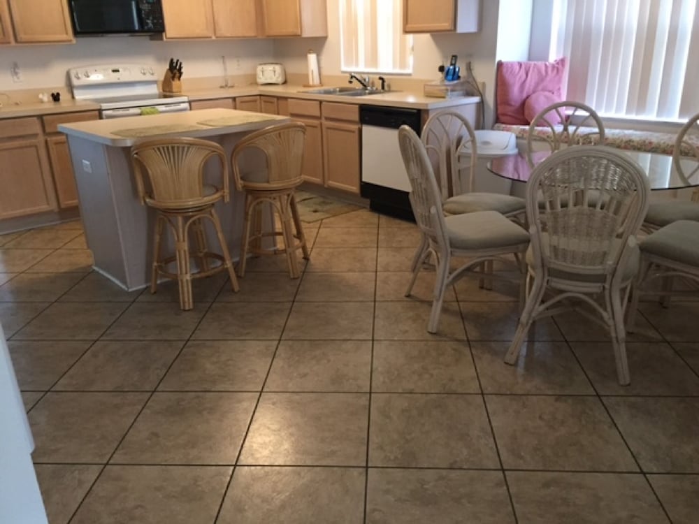 4BR Davenport Pool Home by Watson-717RL view 5