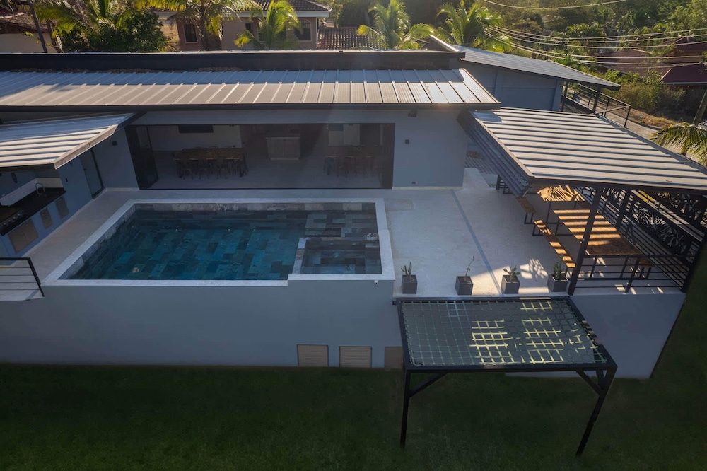 Brand-New 6BD Giant with Private Pool by SPCR