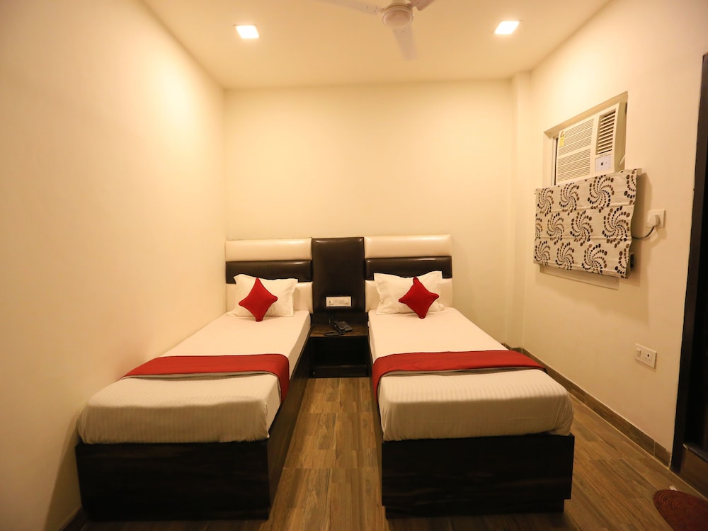 OYO Rooms 158 Gomti Nagar Kathota Jheel