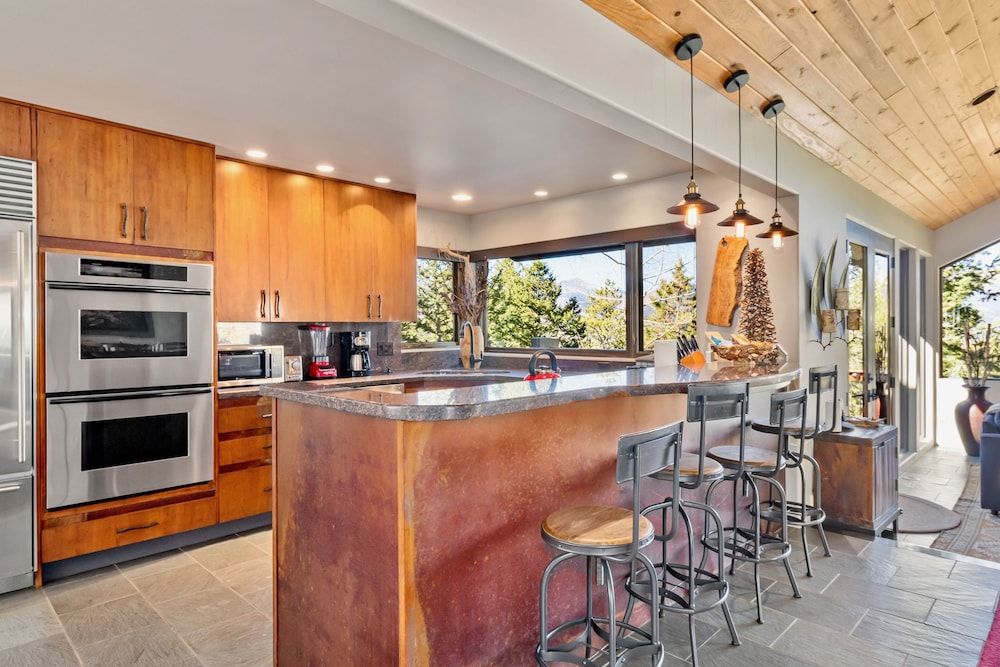 Terra Furma Luxury Vacation At Windcliff 4 Bedroom Home by RedAwning view 4