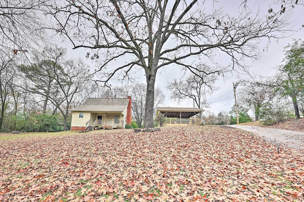 Tranquil Retreat w/ Dock on Lake Hamilton! view 5