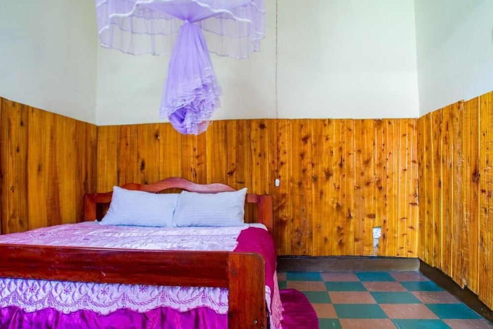 Sabinyo Guest House
